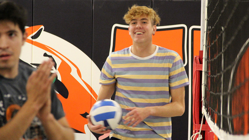cowley college students playing intramural volleyball