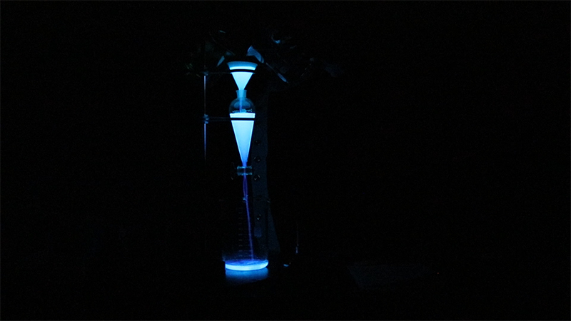 glowing vase from chemical reaction